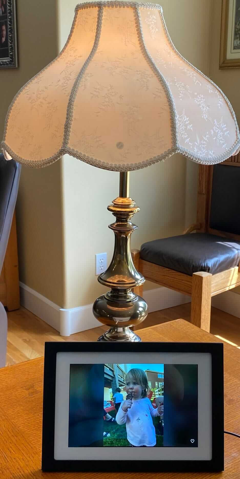 Skylight Frame Review: the very best WiFi Picture Frame?